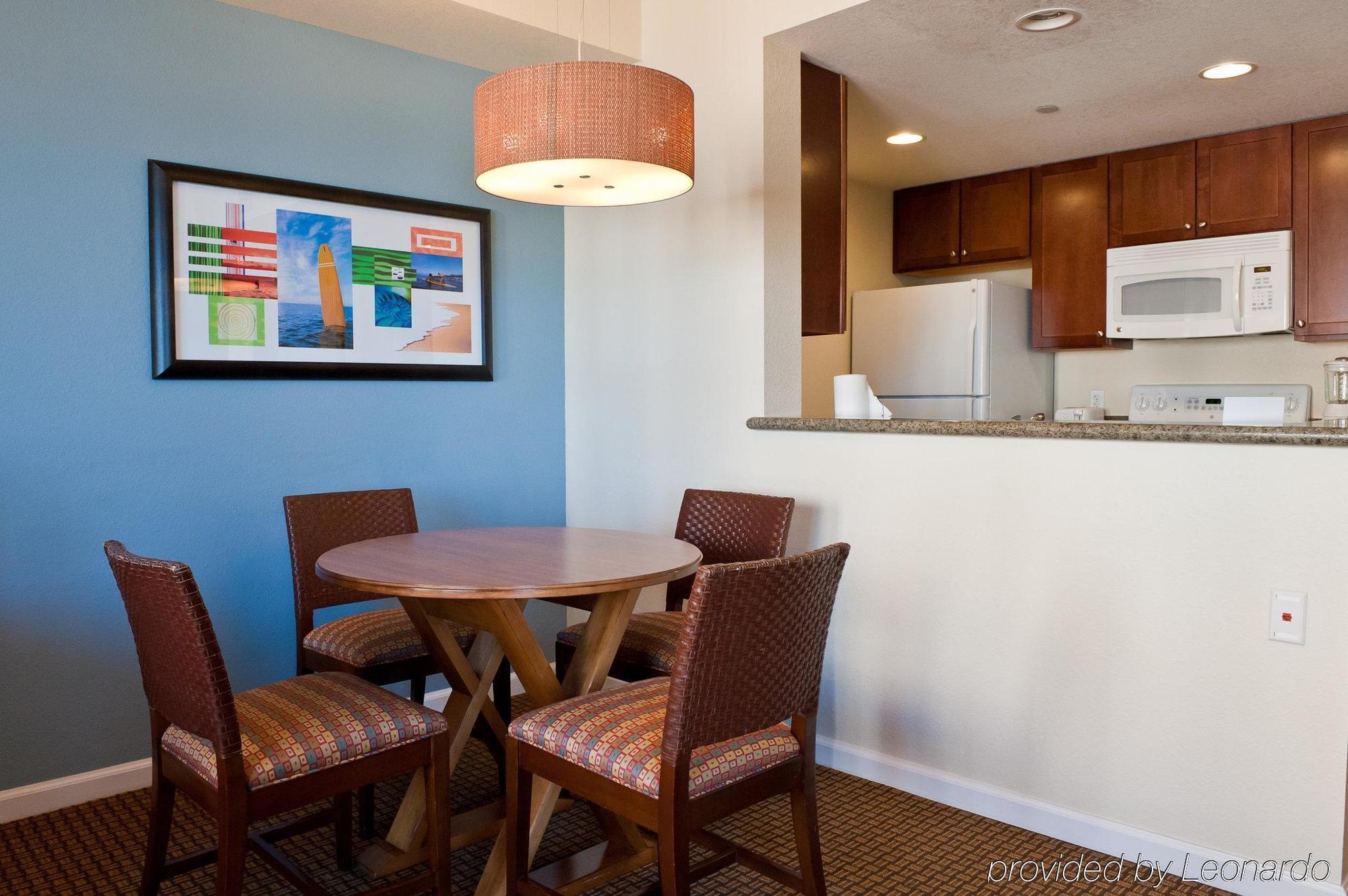 Club Wyndham Oceanside Pier Resort Room photo