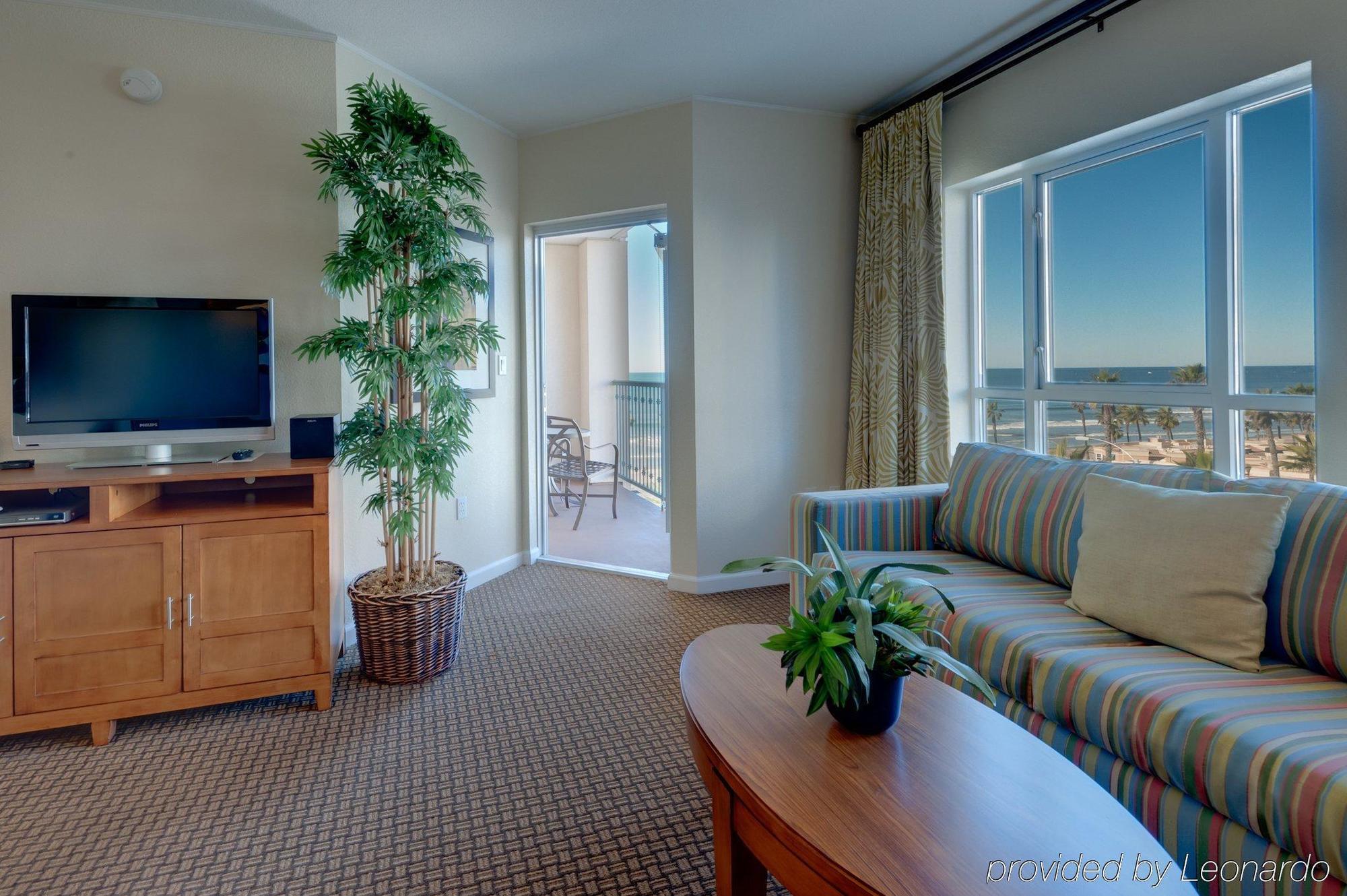 Club Wyndham Oceanside Pier Resort Room photo