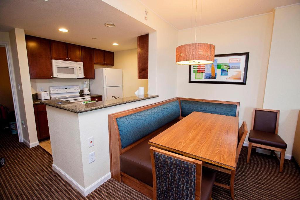 Club Wyndham Oceanside Pier Resort Exterior photo