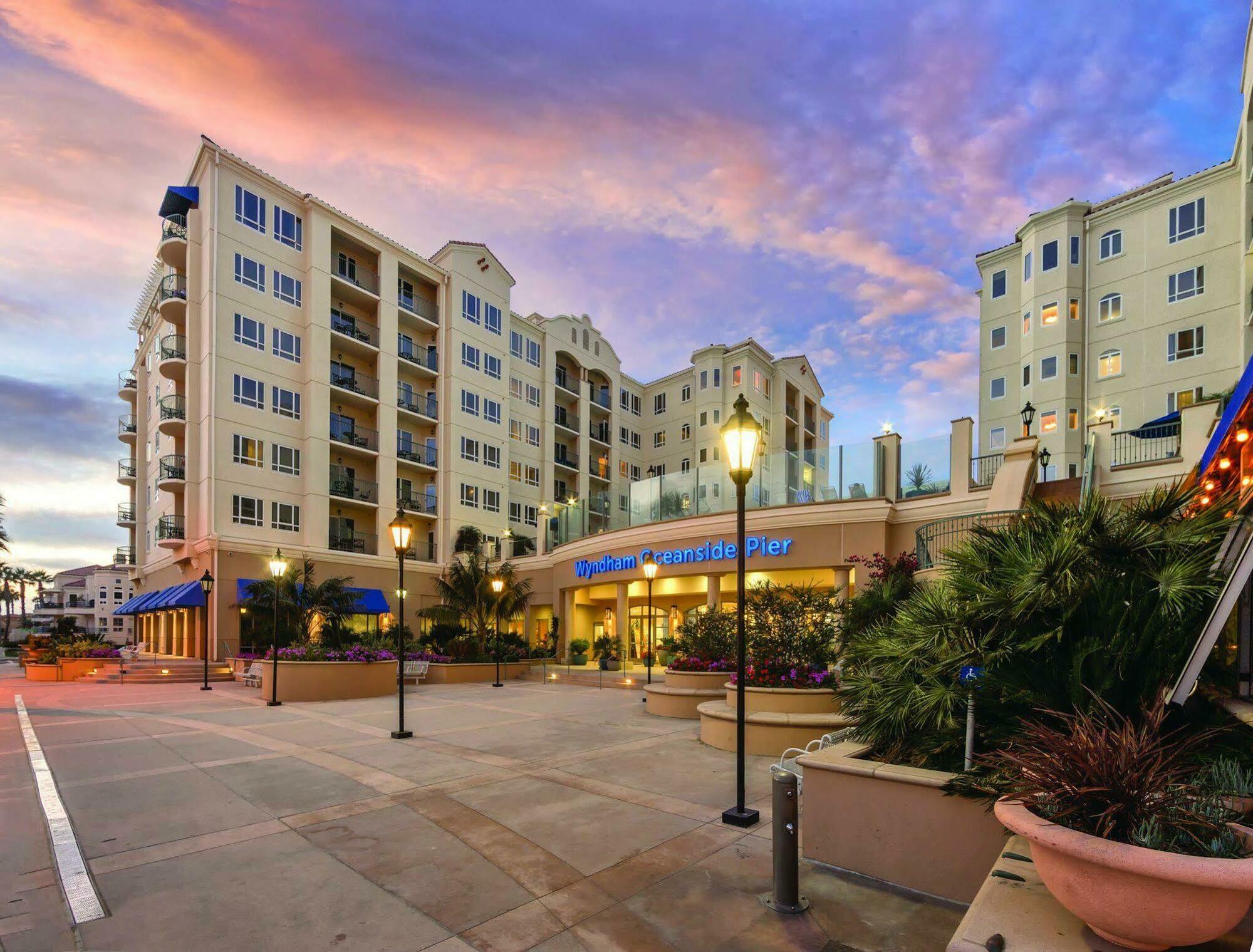 Club Wyndham Oceanside Pier Resort Exterior photo